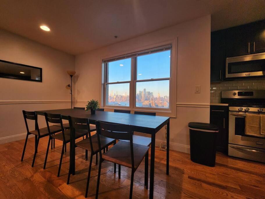 Апартаменты Luxurious 2 Bed ! Mins To Nyc! Юнион-Сити Экстерьер фото