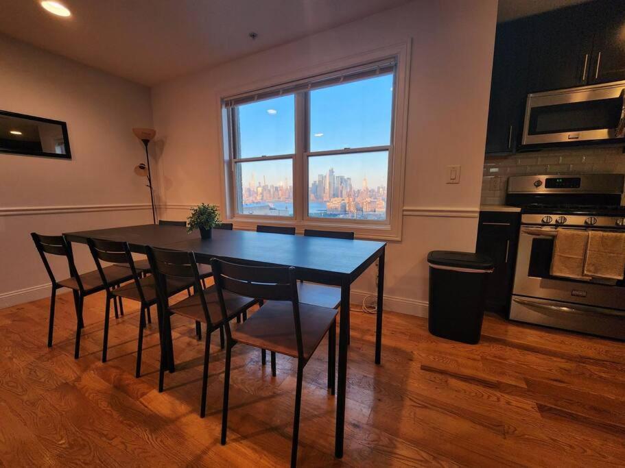 Апартаменты Luxurious 2 Bed ! Mins To Nyc! Юнион-Сити Экстерьер фото