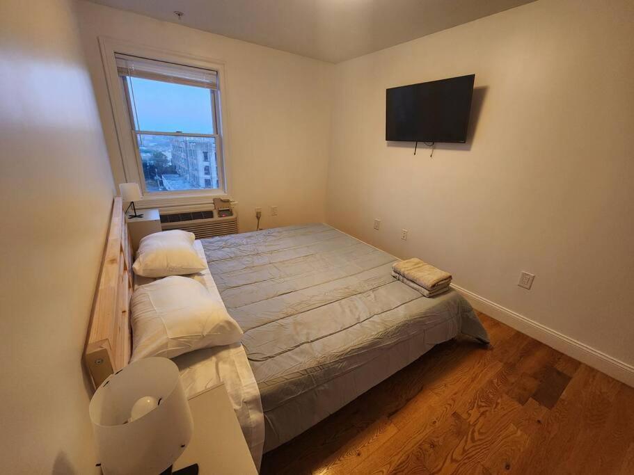 Апартаменты Luxurious 2 Bed ! Mins To Nyc! Юнион-Сити Экстерьер фото